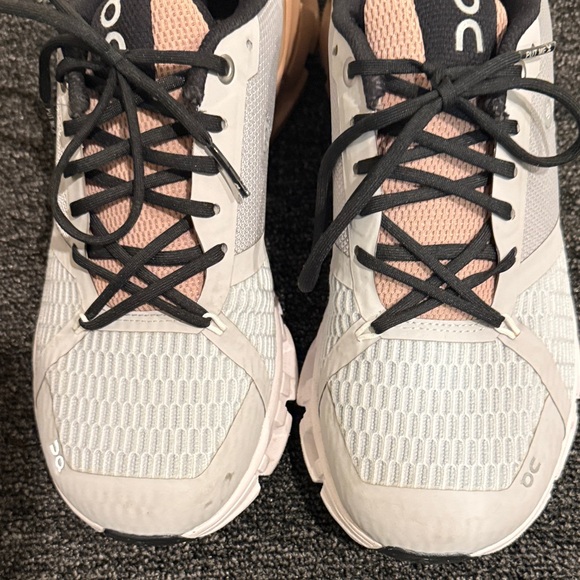 On Running Women's Sneakers - White and pink - Picture 5 of 12